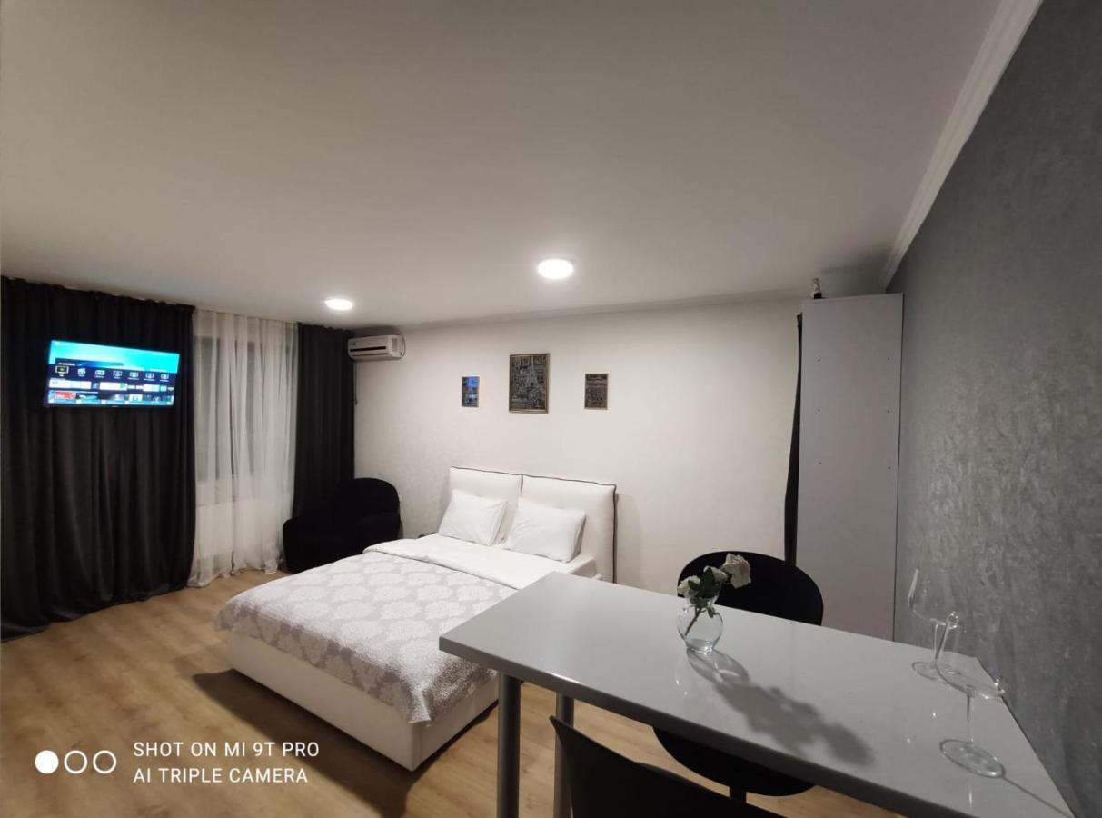 Studio In The Center Daire Kişinev Dış mekan fotoğraf